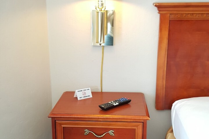 Room 17 of 46