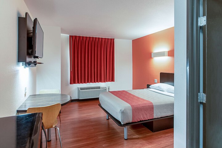 Room 21 of 35