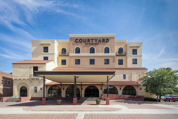 Courtyard by Marriott Wichita at Old Town