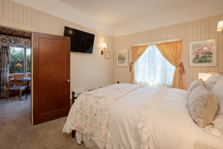 Room 11 of 50