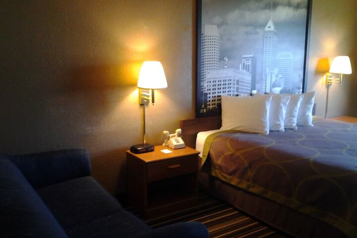 Super 8 by Wyndham Plymouth