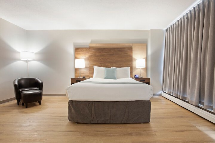 Highliner Hotel & Conference Centre