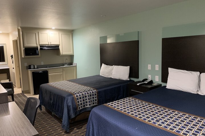 Room 10 of 37