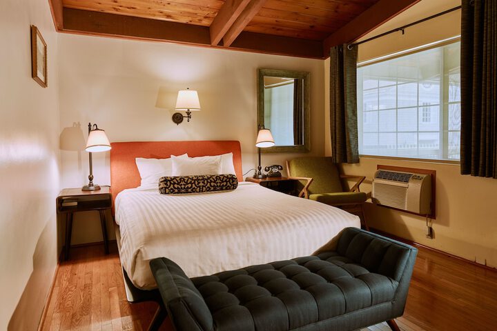 Room 11 of 21