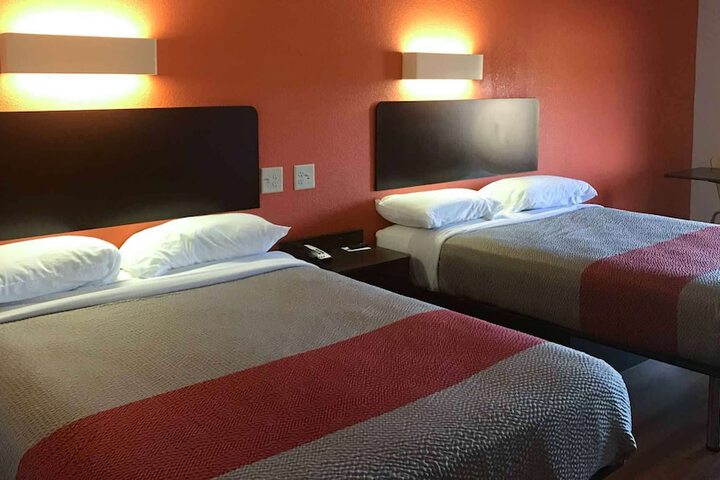 Room 28 of 37