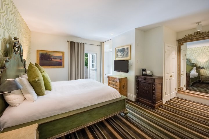 Room 100 of 165
