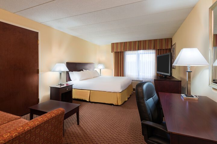Room 16 of 37