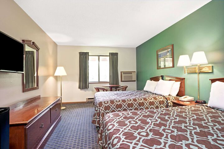 Room 9 of 14