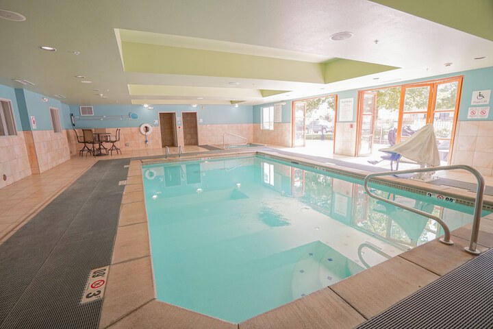 Pool 10 of 52