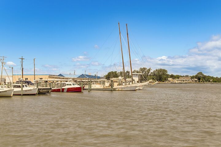 Waterfront Maryland Retreat w / Dock & Bay View!
