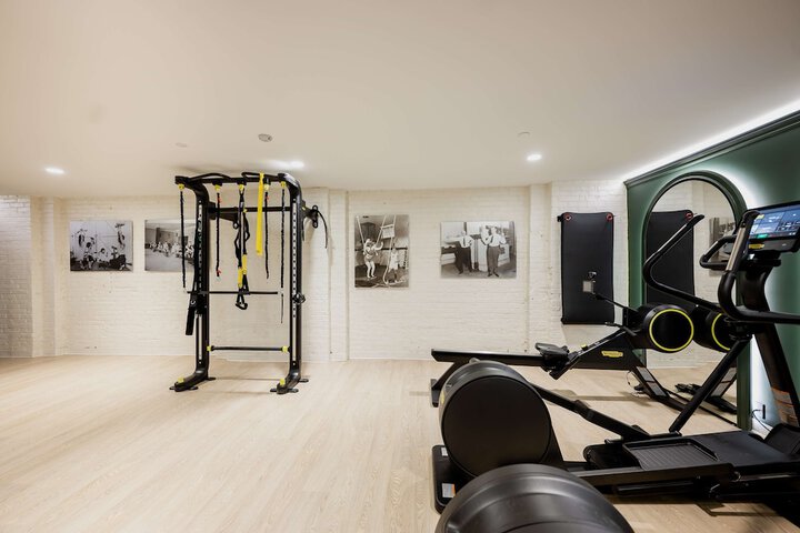 Hotel Fort Des Moines Curio Collection by Hilton