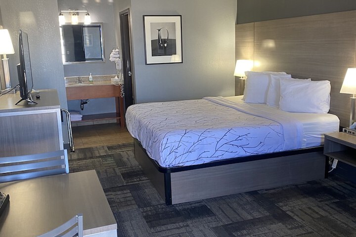 Room 17 of 34