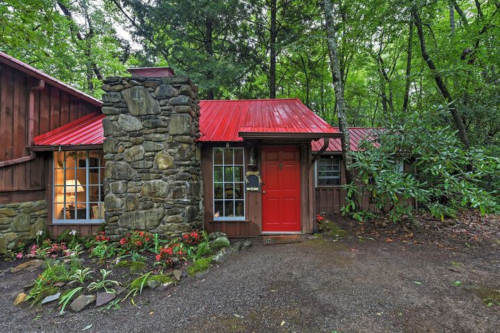 Creekside Cottage: Blue Ridge Mountain Escape!