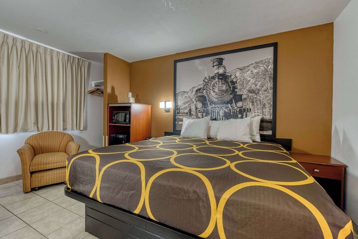 Room 41 of 77