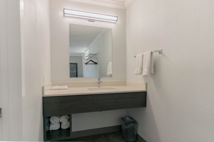 Room 16 of 21