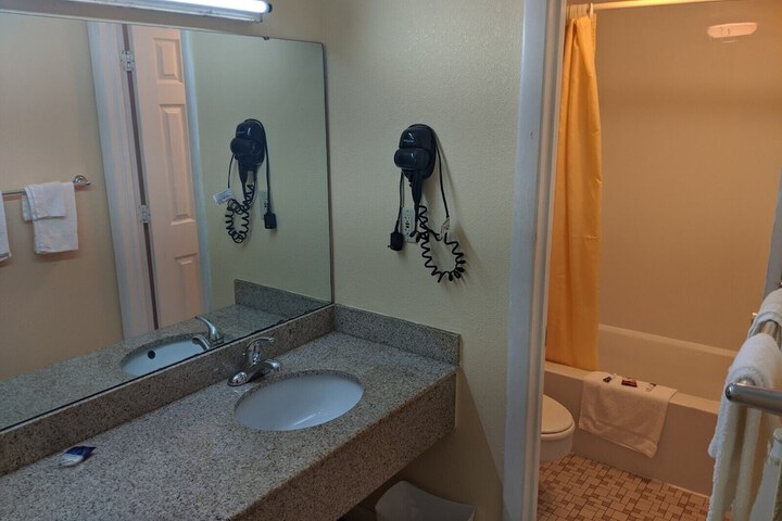 Room 9 of 21