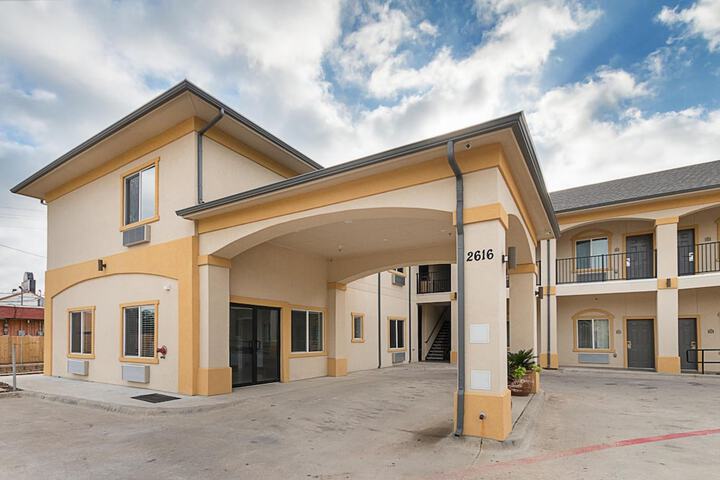 Hotel 5 of 33