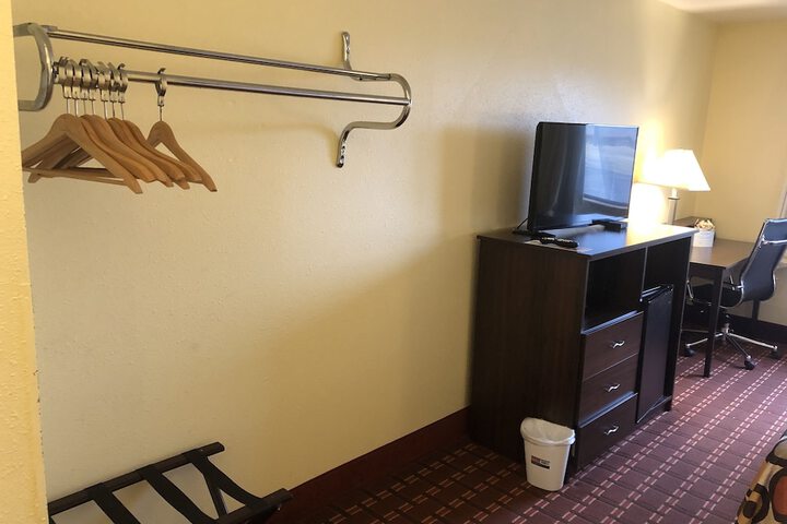 Room 9 of 20
