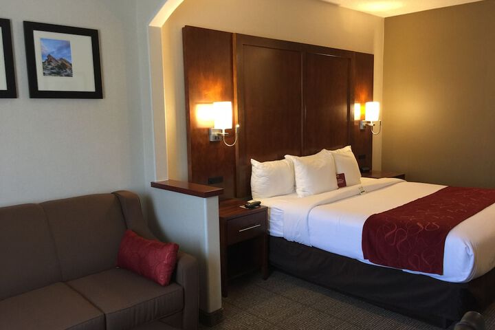 Comfort Suites Near Six Flags Magic Mountain