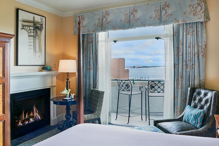 Room 10 of 40