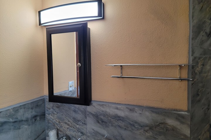 Room 16 of 20