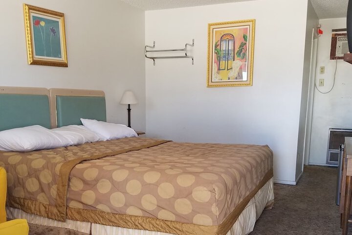 Room 9 of 41