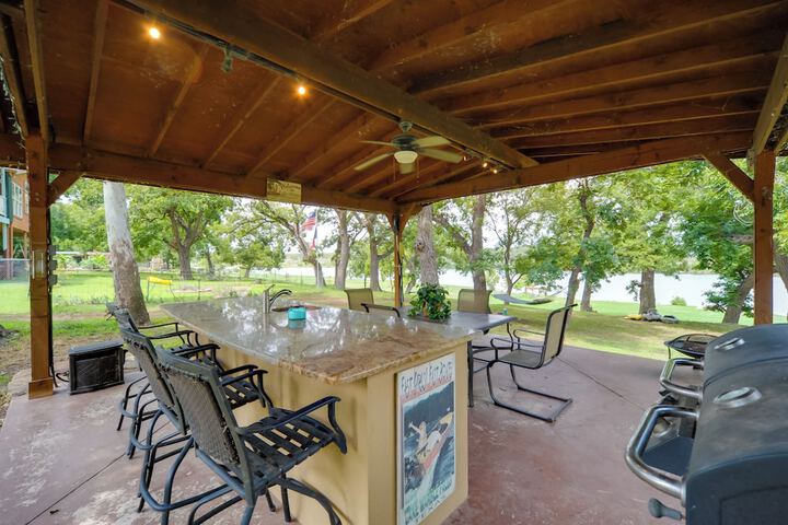 Cozy Casita & Cabana on Lake Marble Falls!