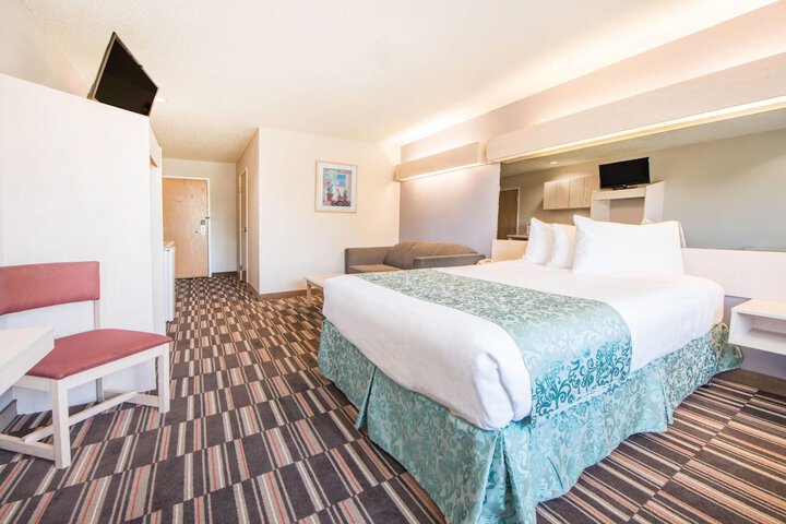 Microtel Inn & Suites by Wyndham Claremore