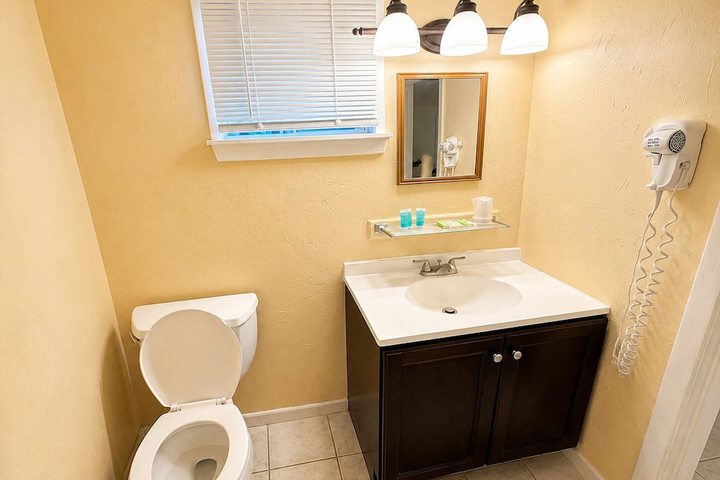 BEACHWAY MOTEL
