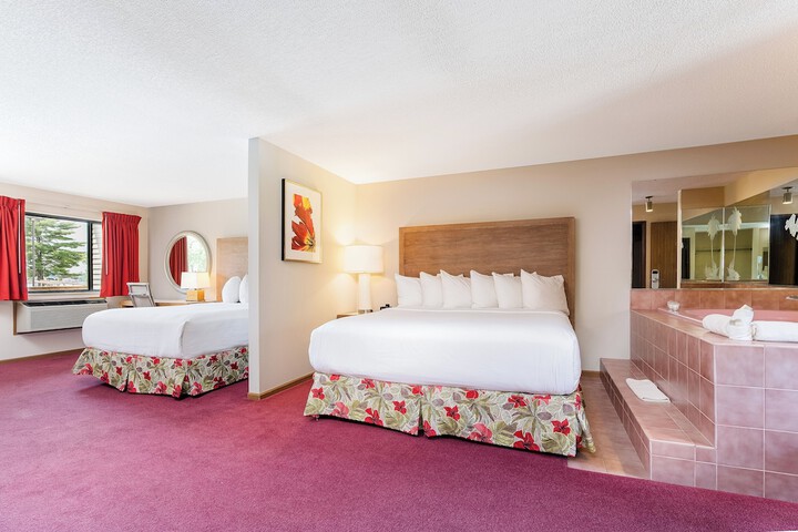 Natura Aloha Reach Resort