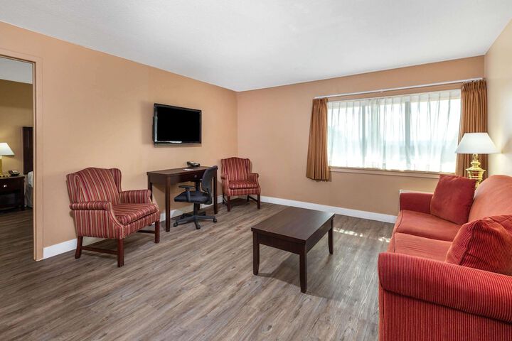 Room 12 of 40