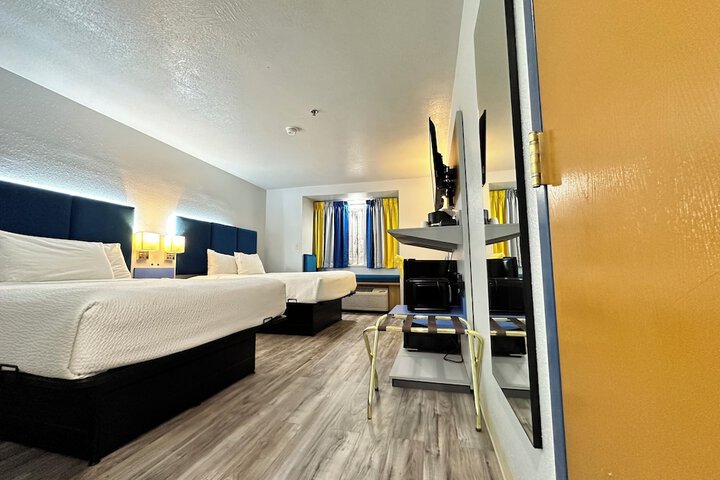 Room 9 of 35