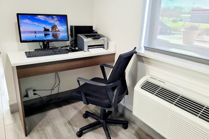 Business Center 66 of 66