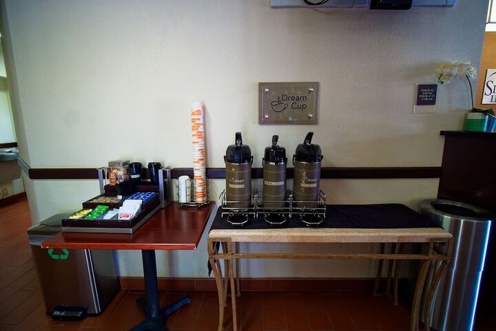 Breakfast/Coffee Service 16 of 17