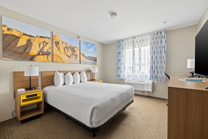 Room 15 of 32