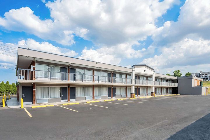 Hotel 6 of 41
