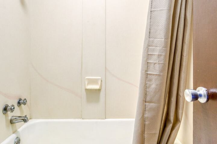 Room 11 of 30