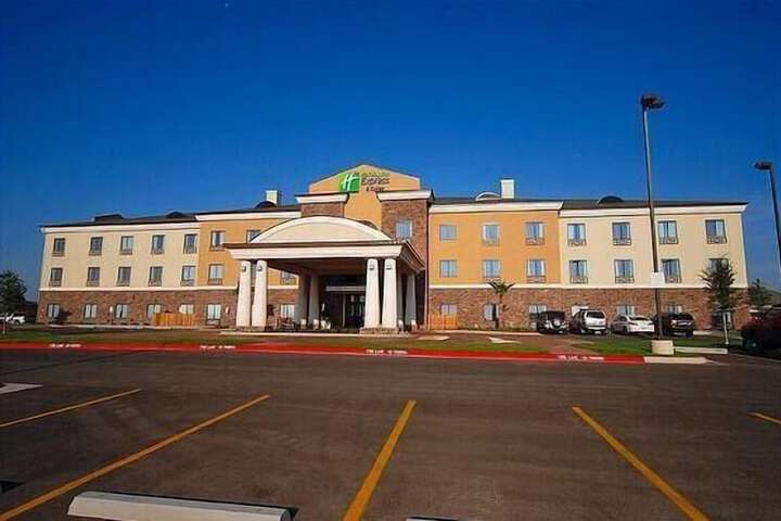 Hotel 8 of 42