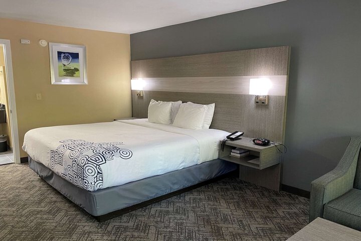 Room 17 of 25