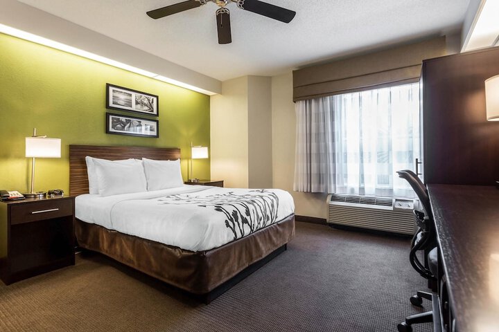 Room 22 of 39
