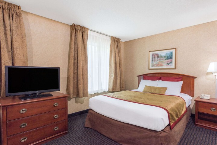 Room 18 of 28