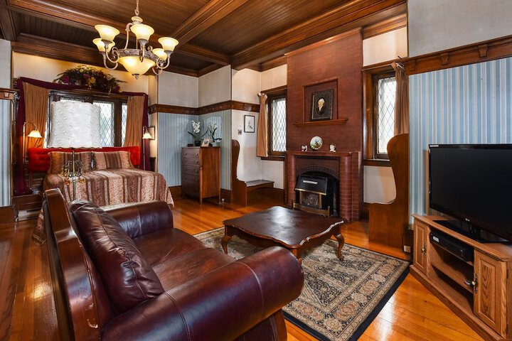 The Noble Suites