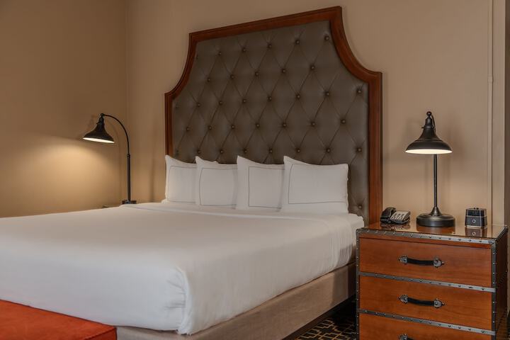 Room 38 of 62