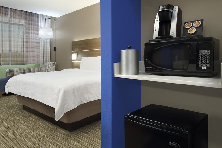 Holiday Inn Express & Suites Dallas-Frisco NW Toyota Stdm by IHG