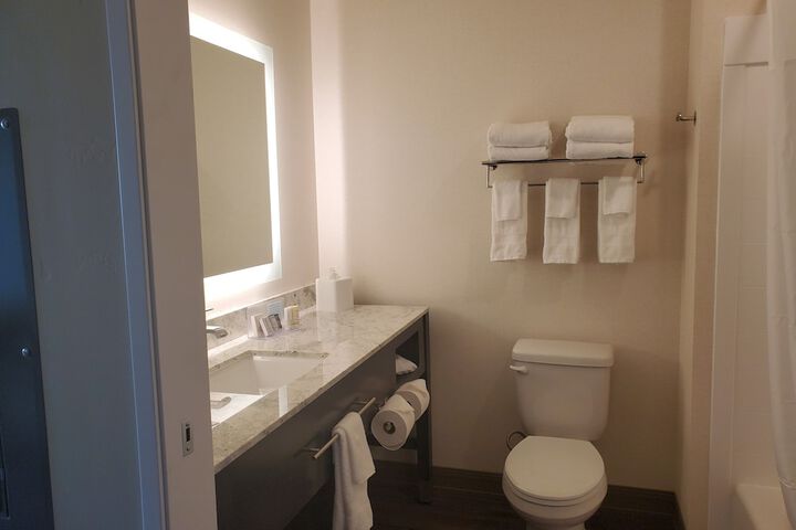 Room 21 of 28