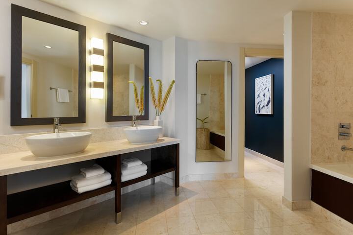 Kimpton EPIC Hotel by IHG