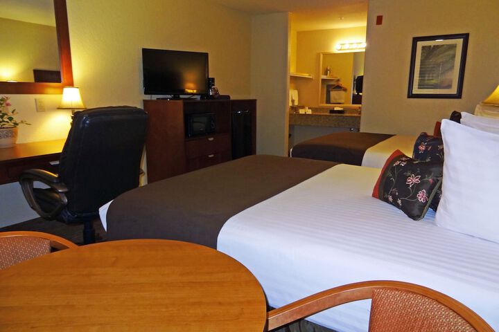 Room 4 of 13