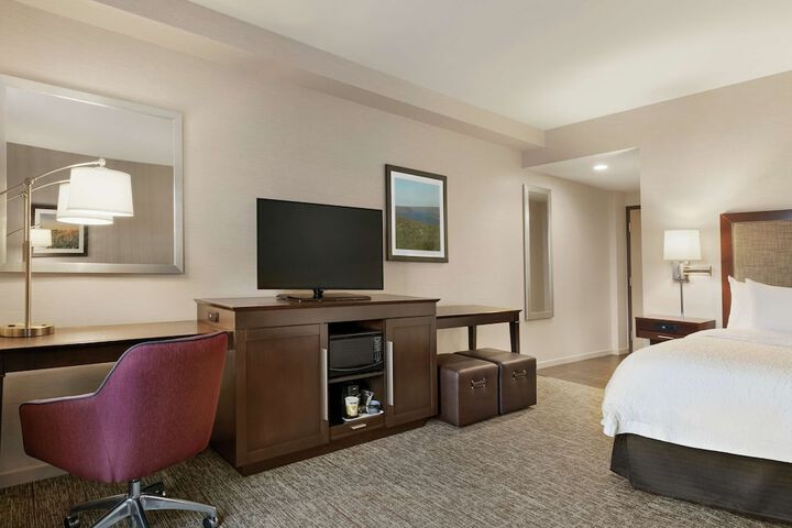 Room 25 of 59