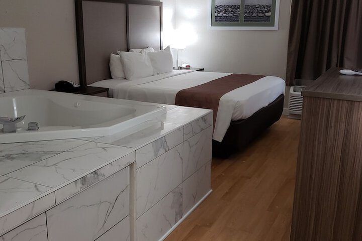 Room 12 of 34