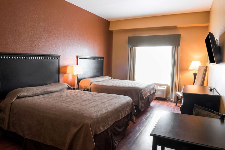 Room 33 of 42